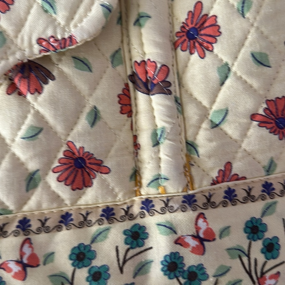 Yellow floral quilted purse - Picture 10 of 10